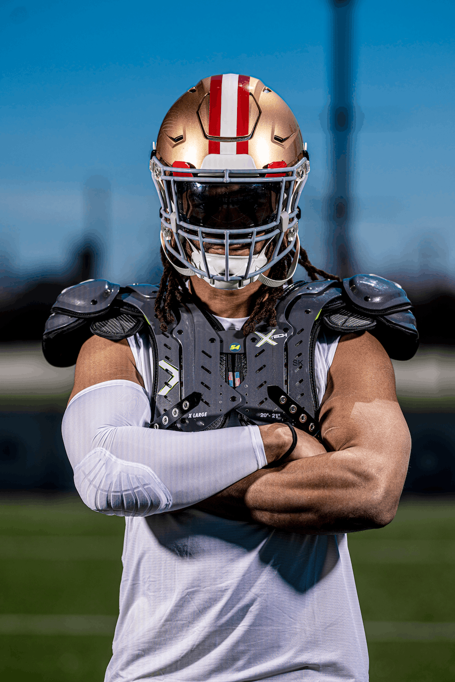 Hybrid football shoulder pad option for linebackers and tight ends
